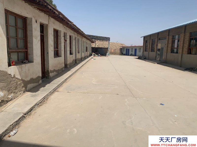 (出租) 蘭州榆中和平高速向東5公里處.大車可停車。