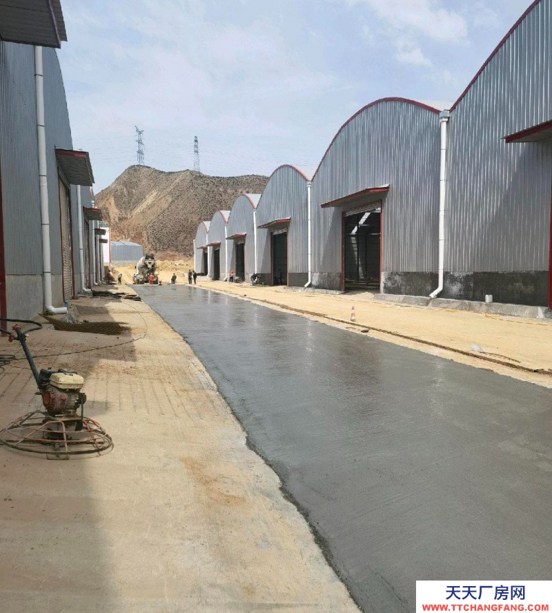 (出租) 蘭州安寧西高速口6-10元每平廠庫房出租，土地出租！