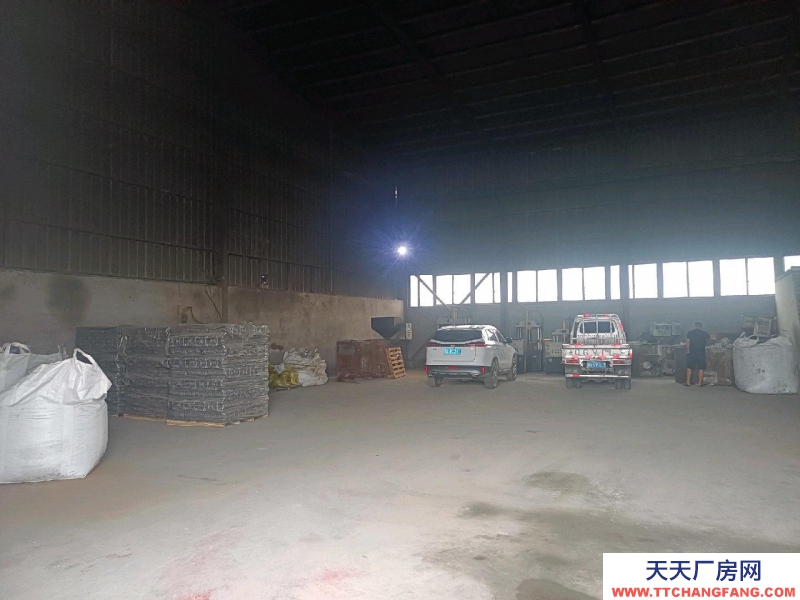 臨沂郯城鋼結構高約10米，長約60米，場地面積約5000平