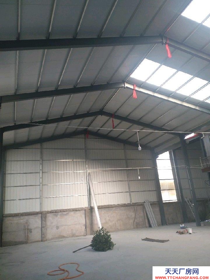 臨沂郯城獨(dú)門(mén)獨(dú)院，廠房400平方，辦公住宿200平方！