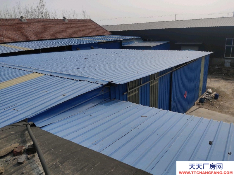 臨沂沂水國道旁邊，進出大車方便