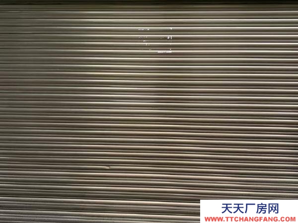 邵陽市大祥區(qū)頤和苑小區(qū)內地上車（倉）庫，可停車，可放貨。