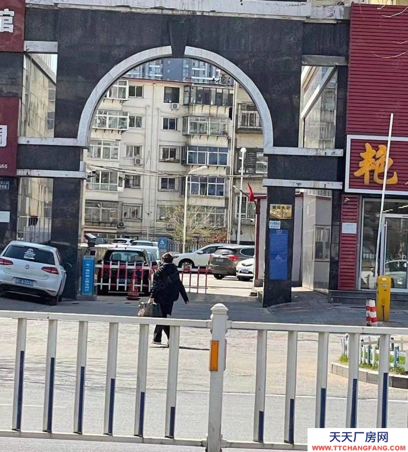 秦皇島 海港  建設(shè)大街244號(hào) 世嘉茗庭院內(nèi) 庫(kù)房100年租10000