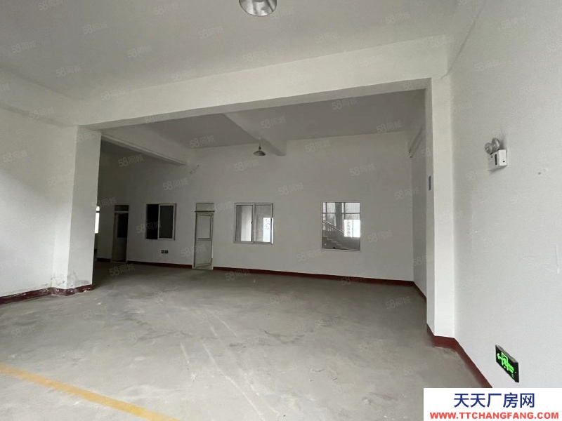 秦皇島 海港 距貨運(yùn)出口2公里 3300平高臺(tái)庫出租冀盛物流