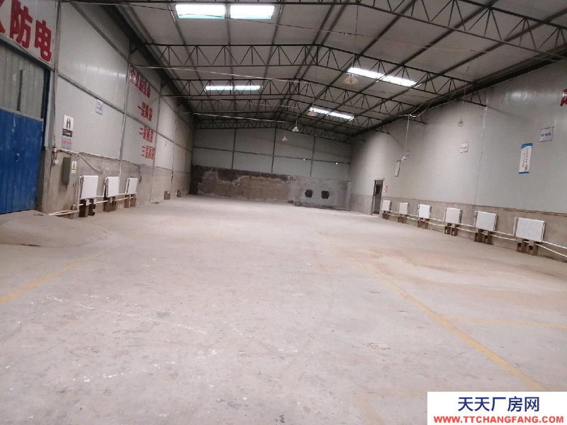 (出租) 蘭州榆中廠房整齊，樓層高，可改造成二層，周邊有大型餐飲娛樂(lè)！