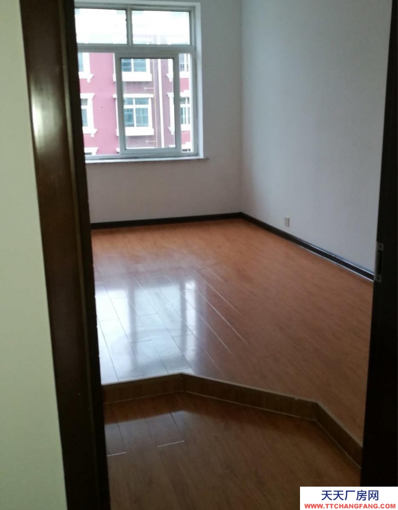 秦皇島 北戴河 三樓精裝帶26平米車庫