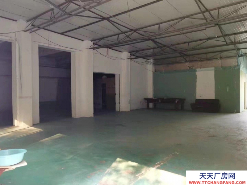 秦皇島 北戴河 海寧路和西部快速立交下，庫房出租