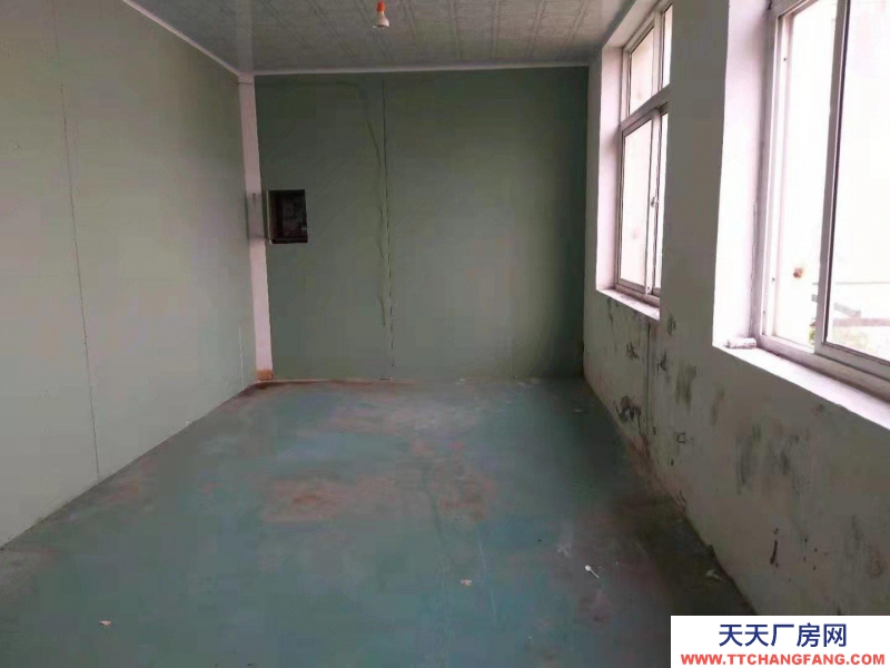 秦皇島 北戴河 海寧路和西部快速立交下，庫房出租