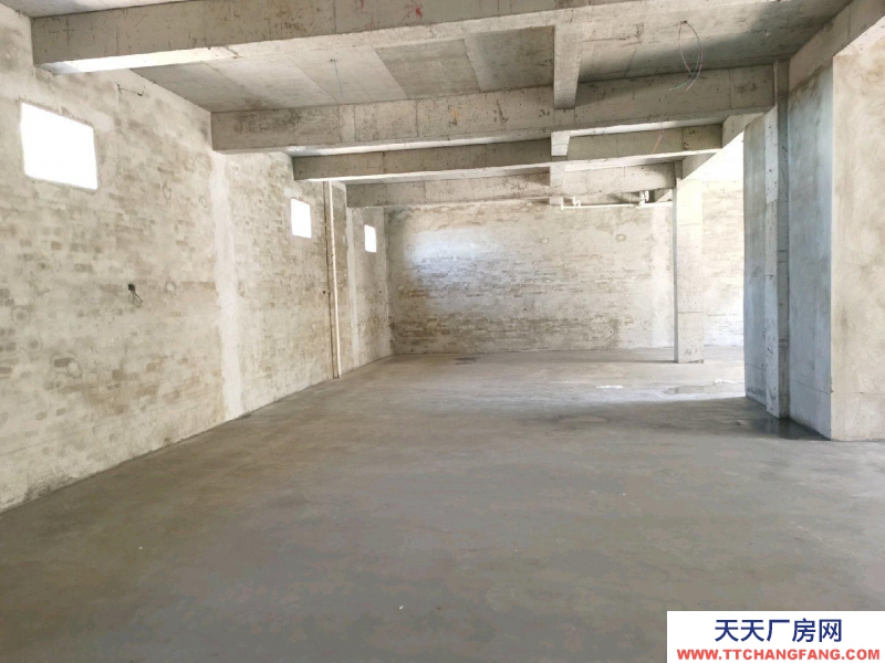 (出租) 慶陽(yáng)西峰獨(dú)院，庫(kù)房出租，水電暖齊全，可進(jìn)大車(chē)