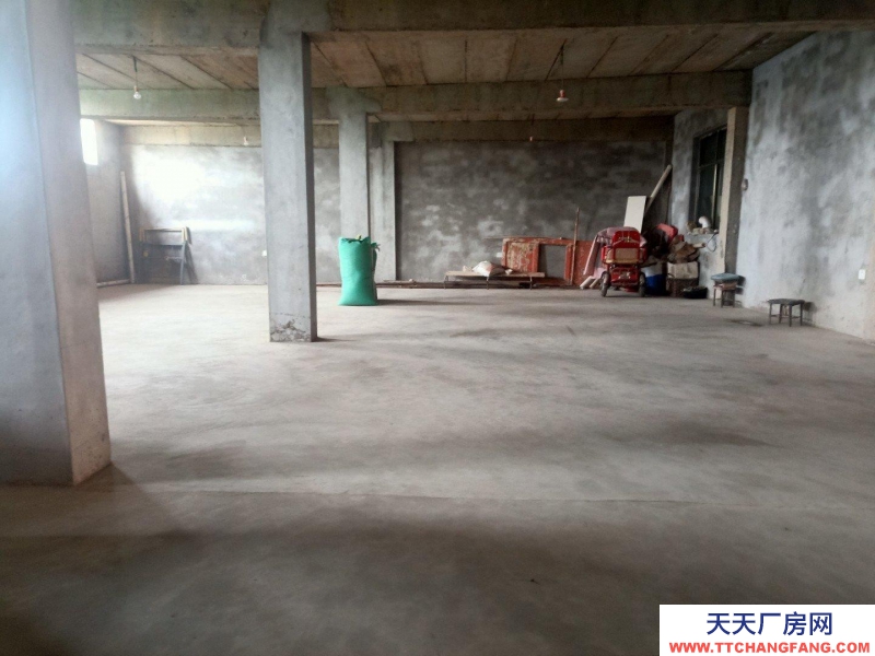 (出租) 武威涼州炮校西門附近有一200平方車庫出租，水電齊全！可帶住房。