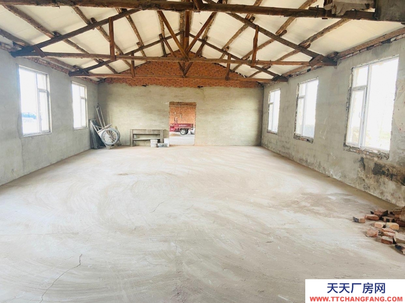 (出租)大連普蘭店 花兒山臨街350平庫房。