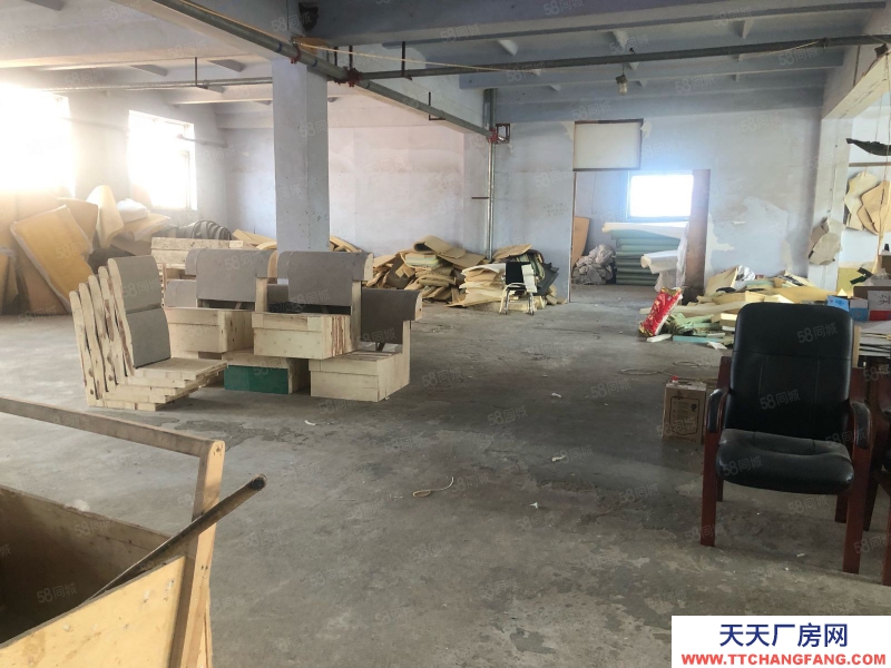 (出租) 鞍山鐵西紫竹附近3000平庫房可分組