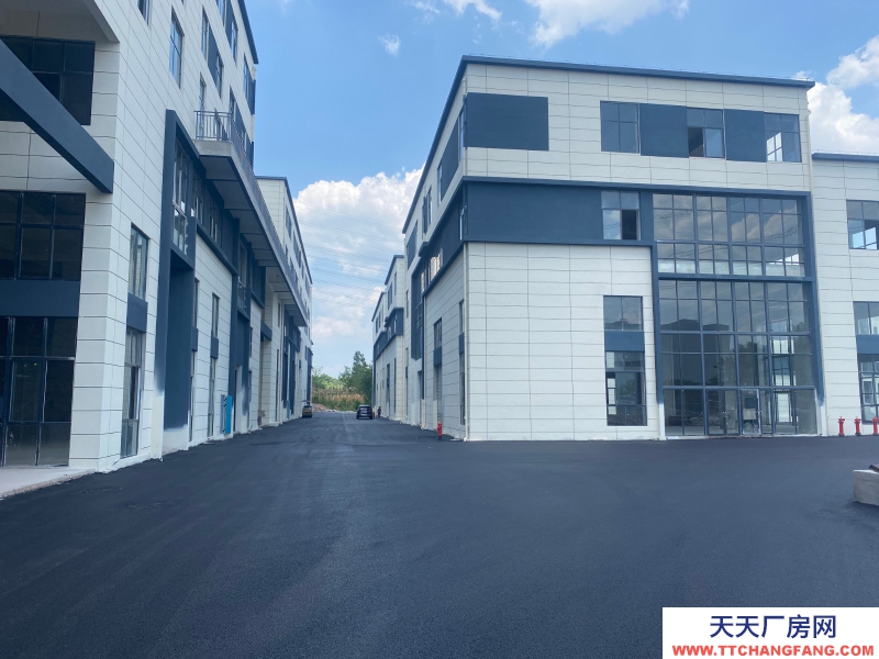 968m2雙拼或分層高標準工業廠房。低價現房。
