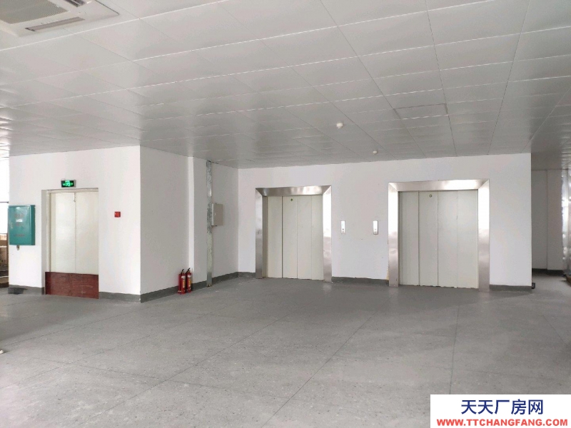 (出租)桂林臨桂 可整租，也可分租，分上下兩層，每層有1218平米，價(jià)格面議。