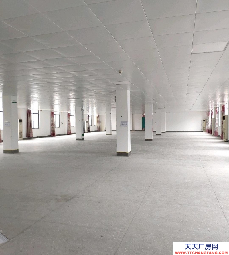 (出租)桂林臨桂 可整租，也可分租，分上下兩層，每層有1218平米，價格面議。