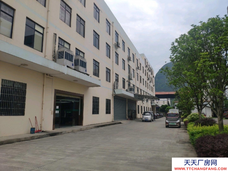 (出租)桂林臨桂 可整租，也可分租，分上下兩層，每層有1218平米，價格面議。