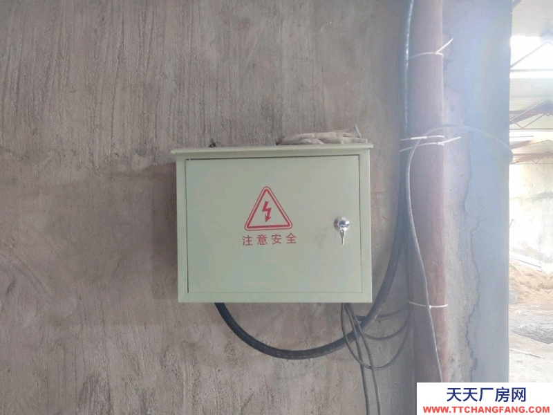 (出租)銀川興慶 800平米大型倉庫，倉庫里面配置三間房子，可辦公，