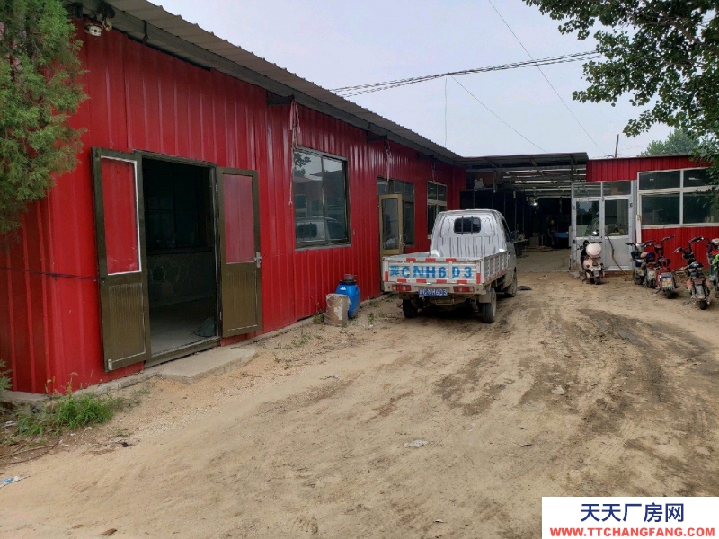 秦皇島 昌黎 昌黎縣城南小心莊村，臨機場快速路。