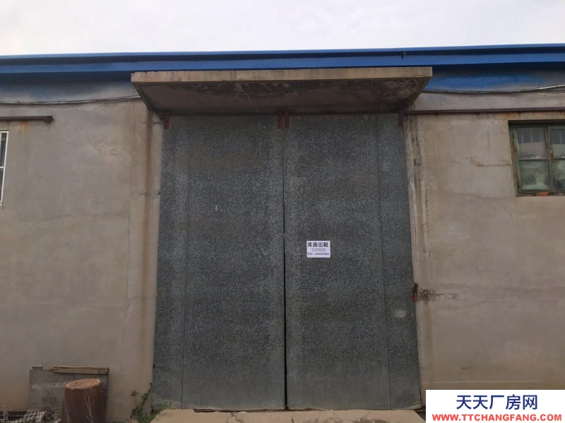 秦皇島 昌黎出租 八里莊小商品批發市場庫房一個，面積102平米