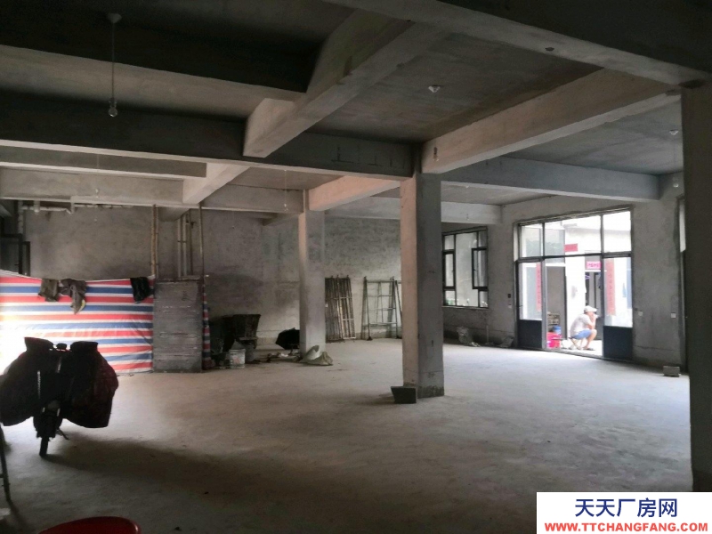 (出租) 15米×12米大通房，交通便利，位置優(yōu)越。