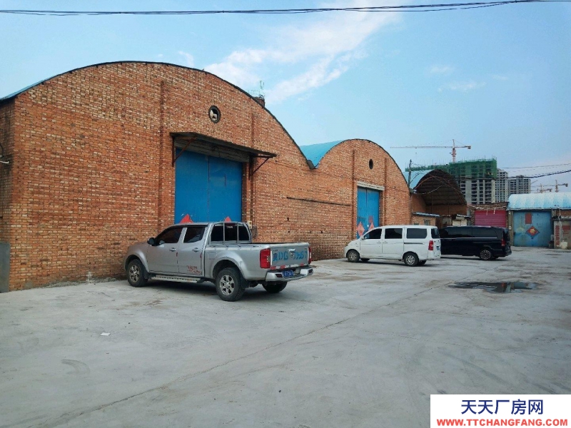 邯鄲 邯山 南堡庫房，距離浙江商貿城，華耀城，科貿城500米。租金面談。