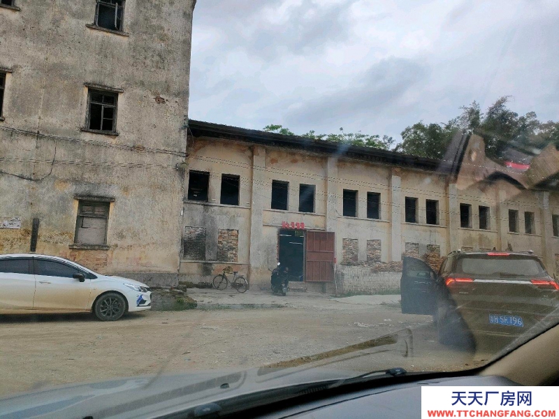 (出租) 廣州肇慶德慶交通方便，人力資源足。大型停車場(chǎng)