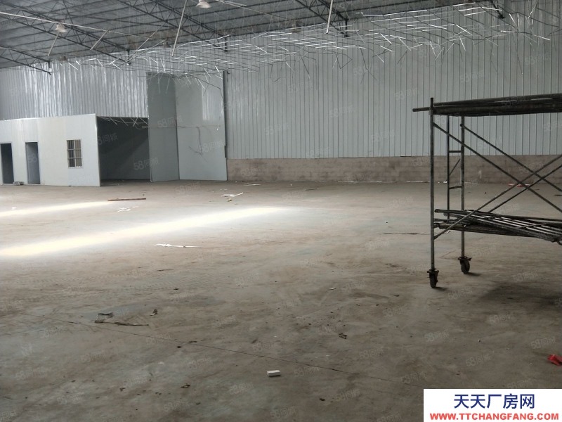 (出租)柳州城中 免中介費柳東新區3500平方，可分租，證件齊全