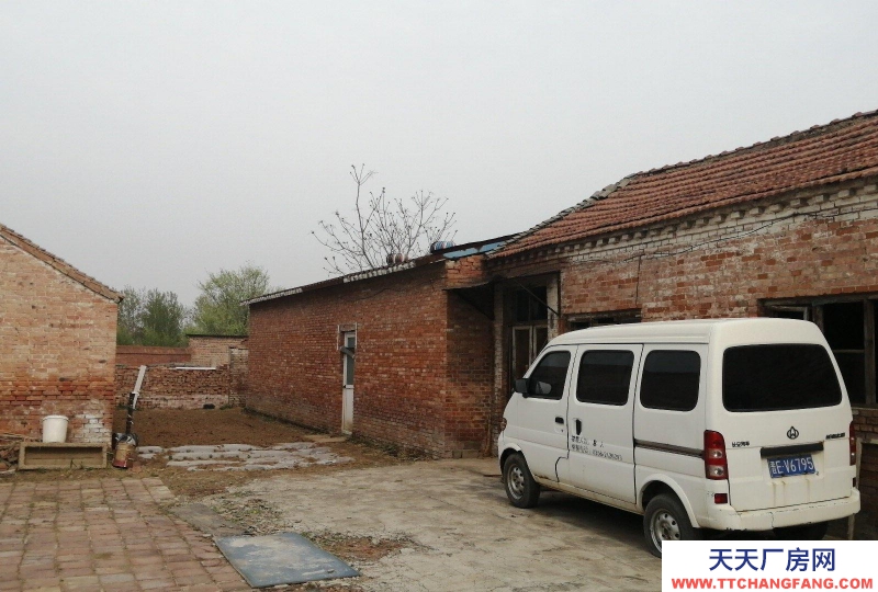 (出租) 交通便利，帶大院，價格美麗