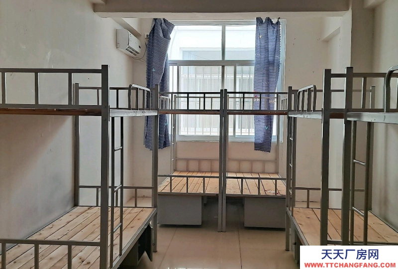 邯鄲 臨漳縣建筑面積9000多平，有教室、宿舍、餐廳、操場等教學設施。