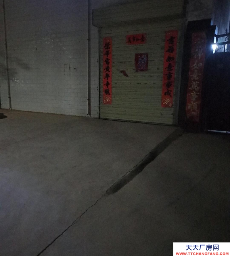 (出租) 張掖臨澤城西有臨街庫房一間出租，100平米，磚混結(jié)構(gòu)