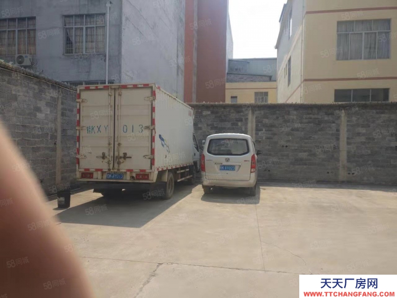 (出租)玉林玉州區 城西 2600平廠房出租 共4層有電梯 外加600平水泥空地