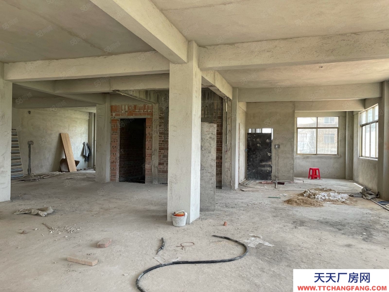 (出租)玉林北流 3面光電梯房水電路3通6.5層拖頭大車入做制衣,玩具,加工點(diǎn)