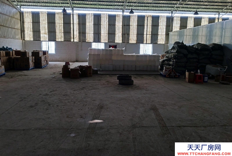 (出租)玉林 北流至塘岸方向，一路吉祥駕校斜對面，鋼材結構廠房出租。