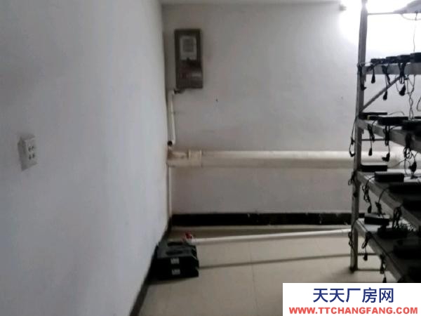 邵陽市洞口區  洞口二橋附近的獨立倉庫，可做廠房，有三廂電