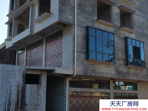 邵陽市邵陽縣房孑共四層，一二層框架結構。