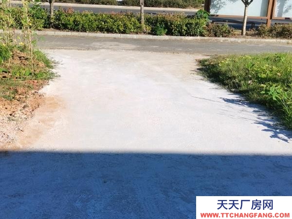 邵陽市邵陽縣房孑共四層，一二層框架結構。