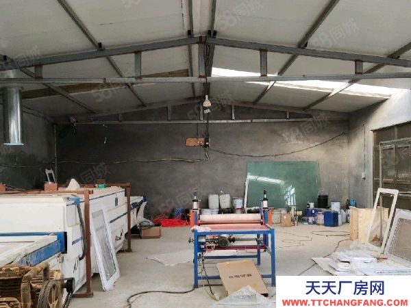 日照東港出租大院廠房也可當(dāng)倉庫有8間正房可辦公有動力電水電全