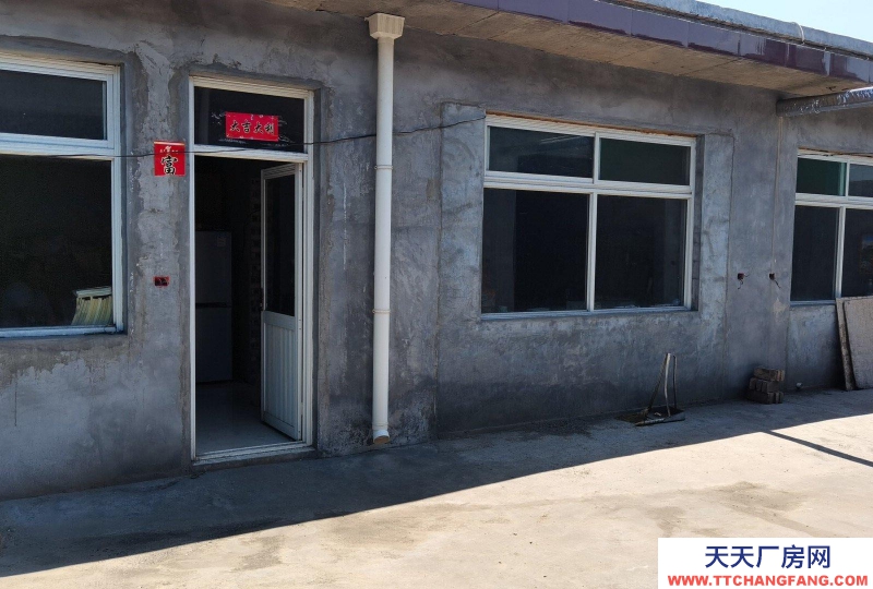 (出租) 有住宿有庫房有衛生間有廚房，居家辦公辦廠作庫房都可以