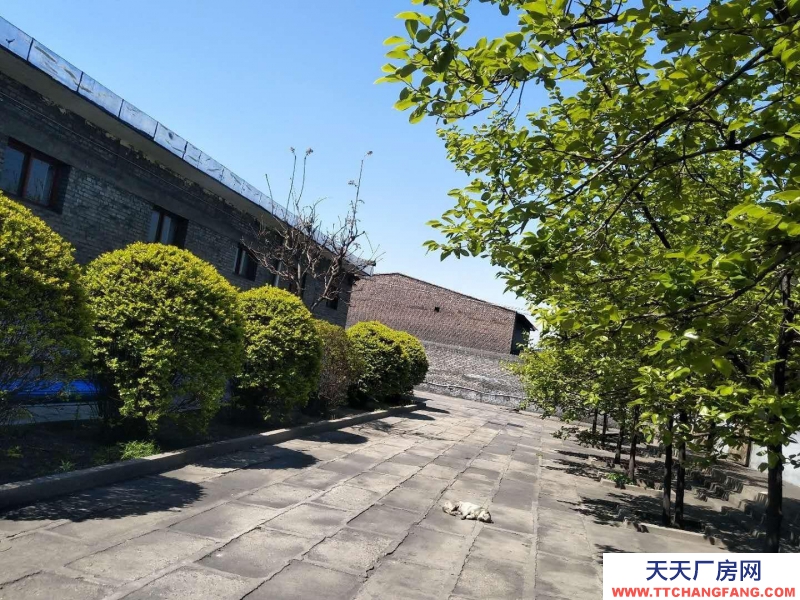 (出租) 倉庫和辦公室出租，水電暖齊全，交通方便。