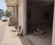 (出租) 房子整潔，干凈。帶水電生活設施。人，可辦公。