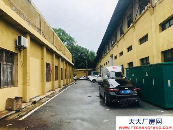 岳陽市岳陽樓區(qū)  岳陽花板橋理工學院對面 倉庫出租 馬路邊進車方便
