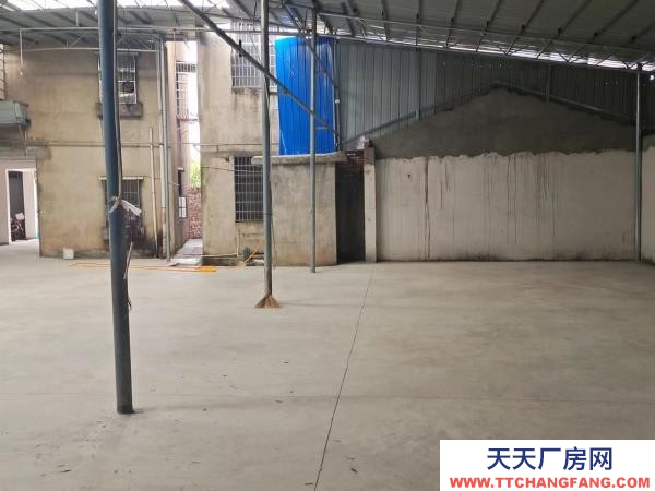 岳陽市岳臨湘區 前院200平方 一樓130 后院350 還有3間平頂房