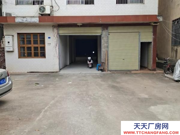 岳陽市岳臨湘區 前院200平方 一樓130 后院350 還有3間平頂房