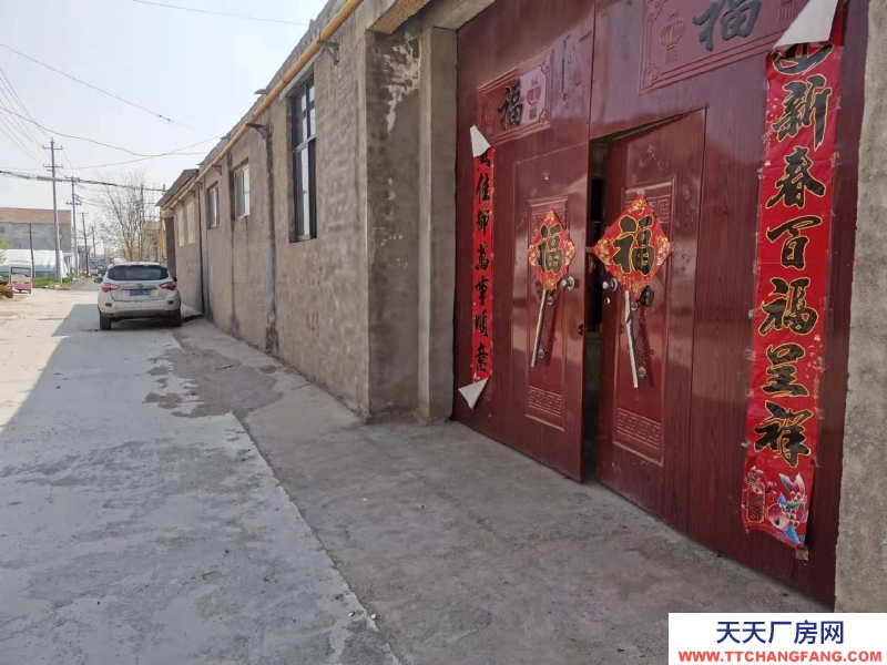 菏澤單縣五叉路口西邊權(quán)樓，1300平左右，可做廠房，可當倉庫