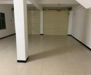 (出租) 自建: 一樓大倉庫，二三樓居住辦公