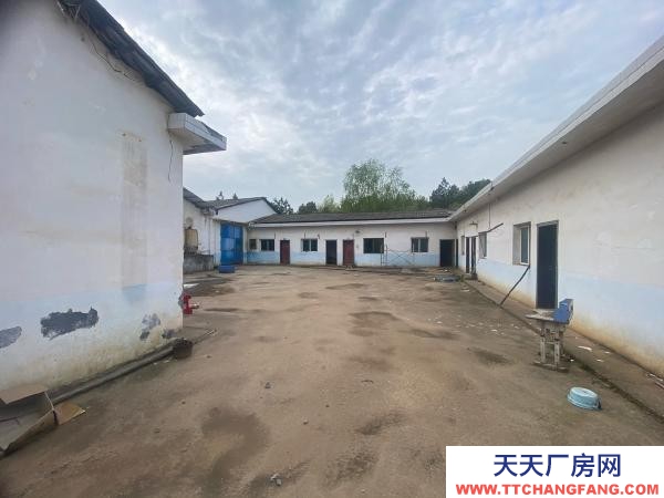 岳陽市湘陰區(qū) 知源學校旁邊，芙蓉北路旁，交通便利