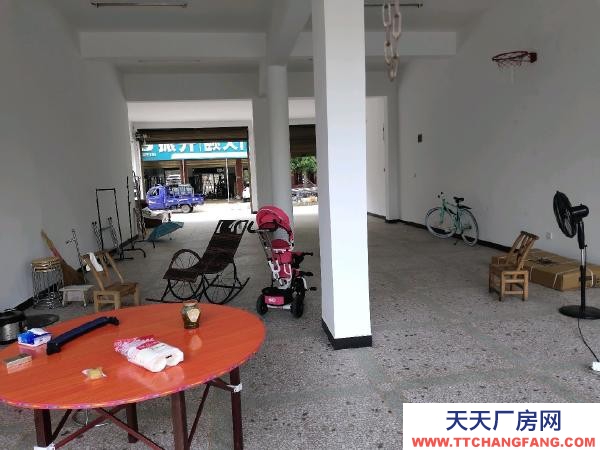 岳陽市湘陰區 倉庫位于新知源學校附近，自家樓房的層，倉庫寬敞