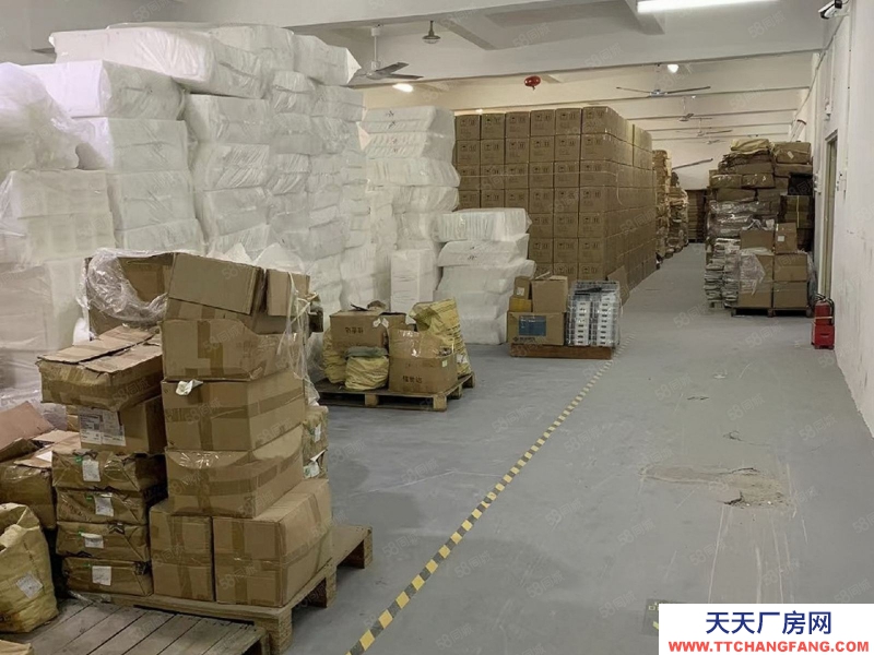 (出租) 深圳鹽田保稅區(qū)地鐵旁新出獨院紅本廠房出租，大小可分空地超大形象佳