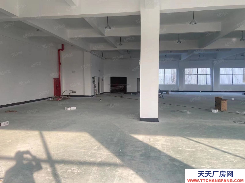 嘉興平湖(出租) 服裝城附近二樓1000平倉庫，可分租有大貨梯