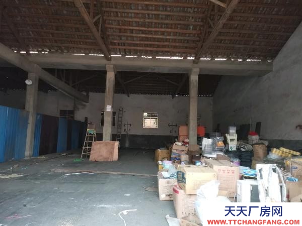 岳陽市岳陽區 高檔倉庫出租，中湘物流園對面，可進掛車，防水地面